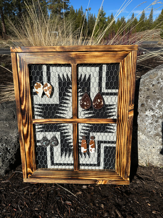 Walking Rock B/W Earring Holder