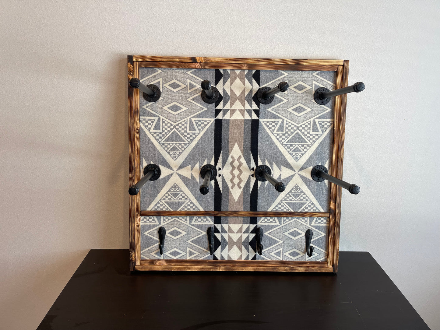 Diamond Ridge White square 4 hat 4 Cowboy Hat Rack
